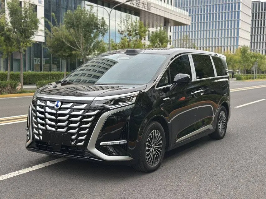 Open image lightbox: Denza 2025 Denza D9 DM-i 1.5T stepless intelligent driving version 1020 four-wheel drive exclusive automatic transmission
