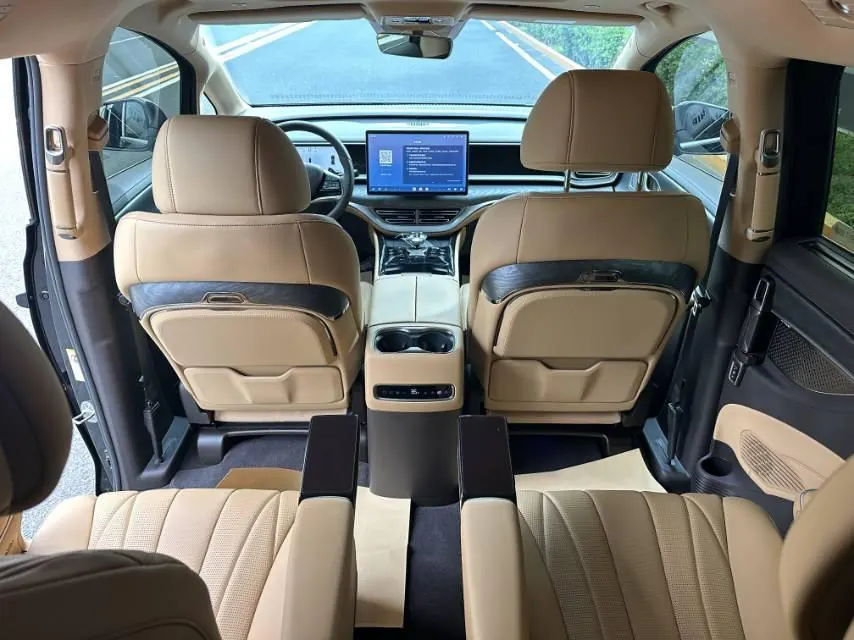 Denza 2025 Denza D9 DM-i 1.5T stepless intelligent driving version 1020 four-wheel drive exclusive automatic transmission 9