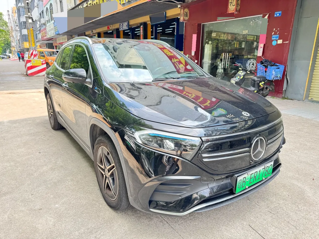 Mercedes Benz 2022 EQA 300 4MATIC EQA 300 4MATIC First Special Edition Automatic Gear 3