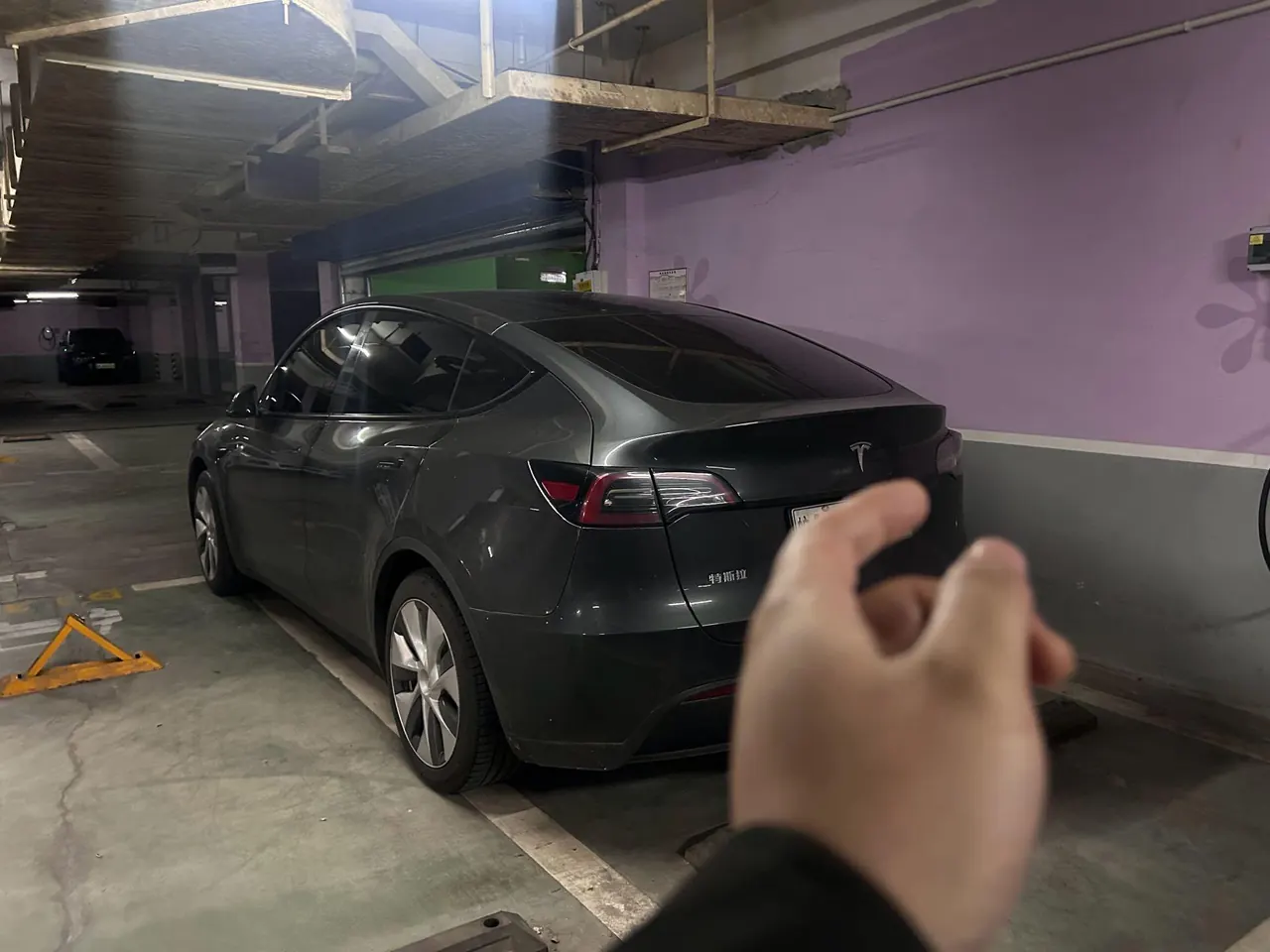 Tesla 2022 Model Y rear-wheel drive version (facelift) automatic gear 2