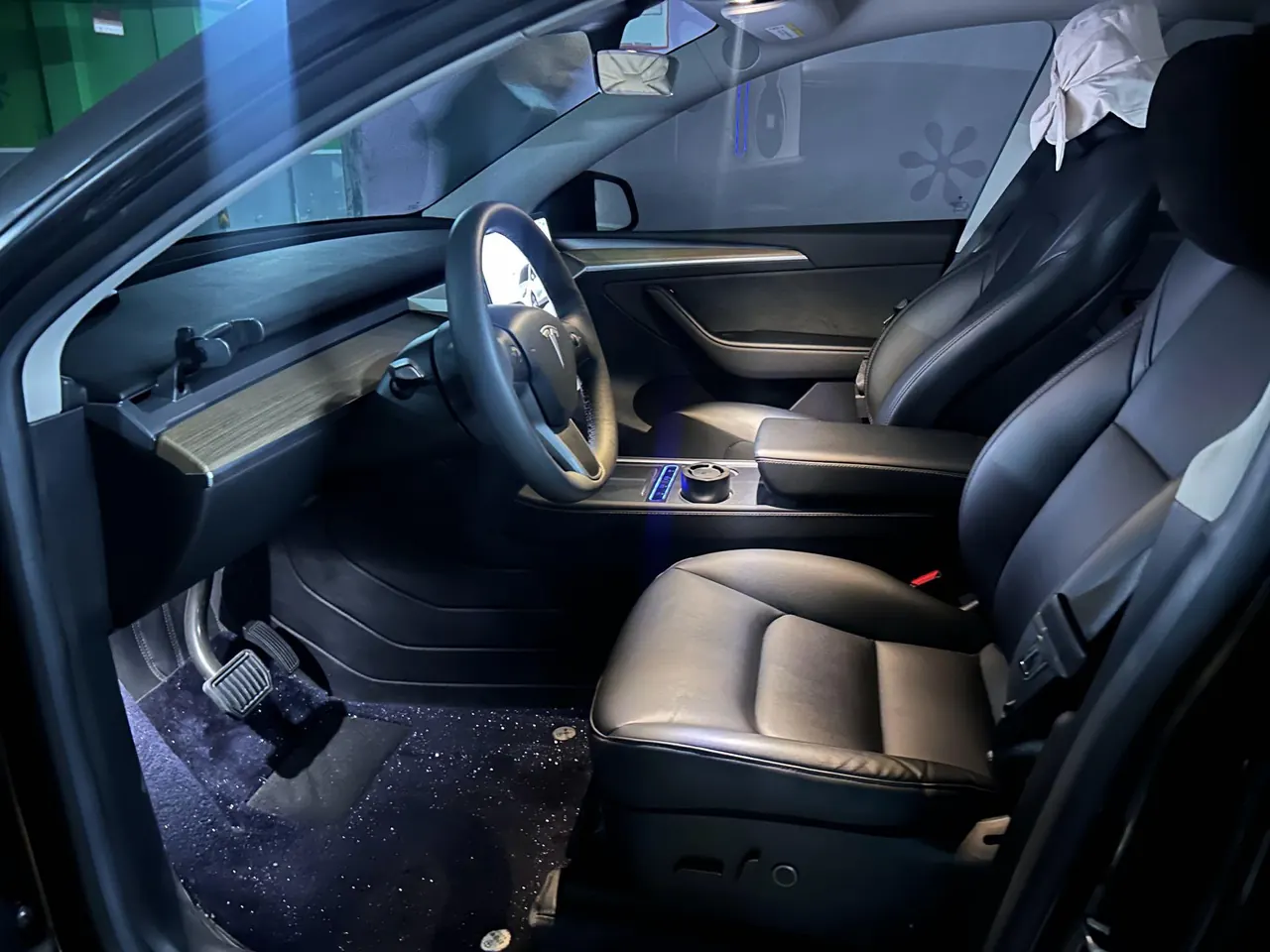 Tesla 2022 Model Y rear-wheel drive version (facelift) automatic gear 3
