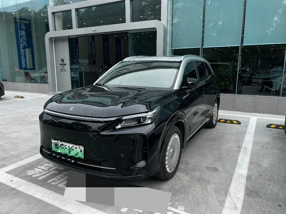 LanDian 2026 LanDian E5 PLUS 1.5 Stepless Standard Endurance Four-wheel Drive Performance Edition Ultra5 Seat Automatic Transmission - View 1