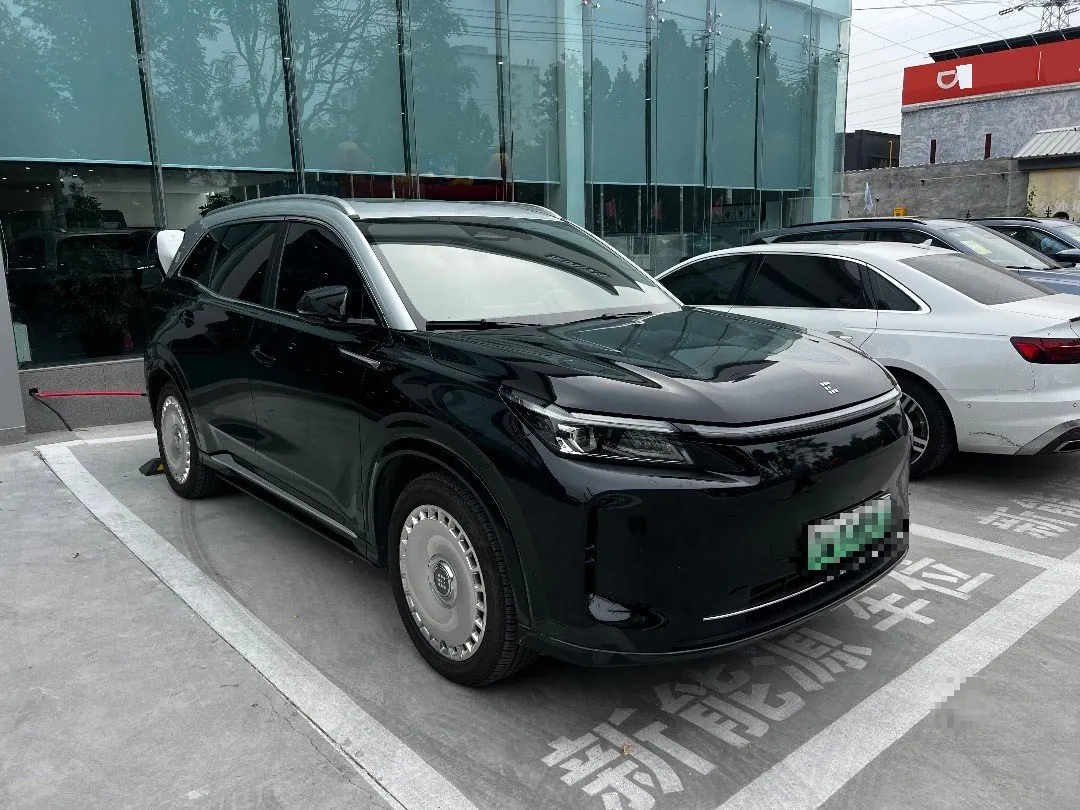 LanDian 2026 LanDian E5 PLUS 1.5 Stepless Standard Endurance Four-wheel Drive Performance Edition Ultra5 Seat Automatic Transmission 2