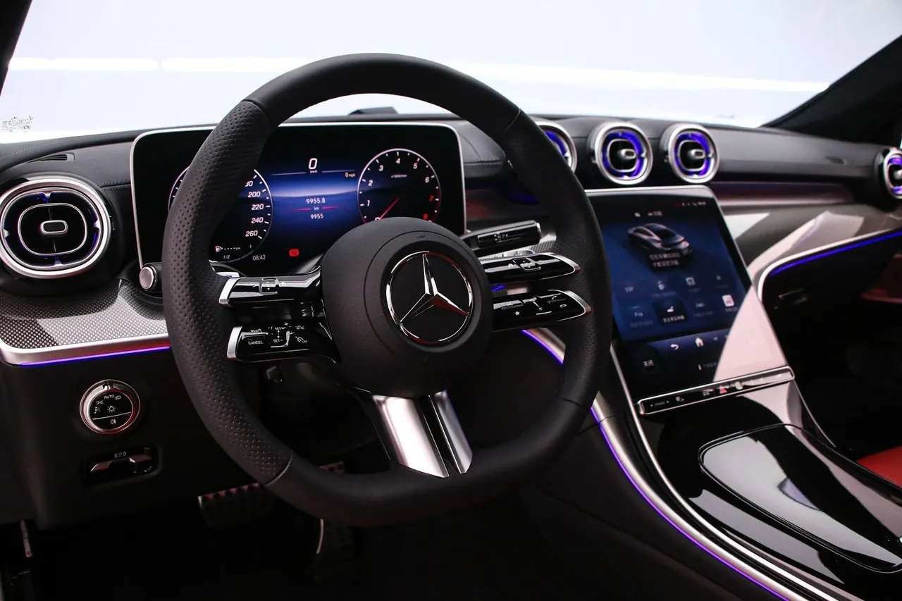 Mercedes Benz CLE (Imported) 2025 CLE 300 4MATIC Coupe 48V 2.0T Luxury Automatic Gear 4