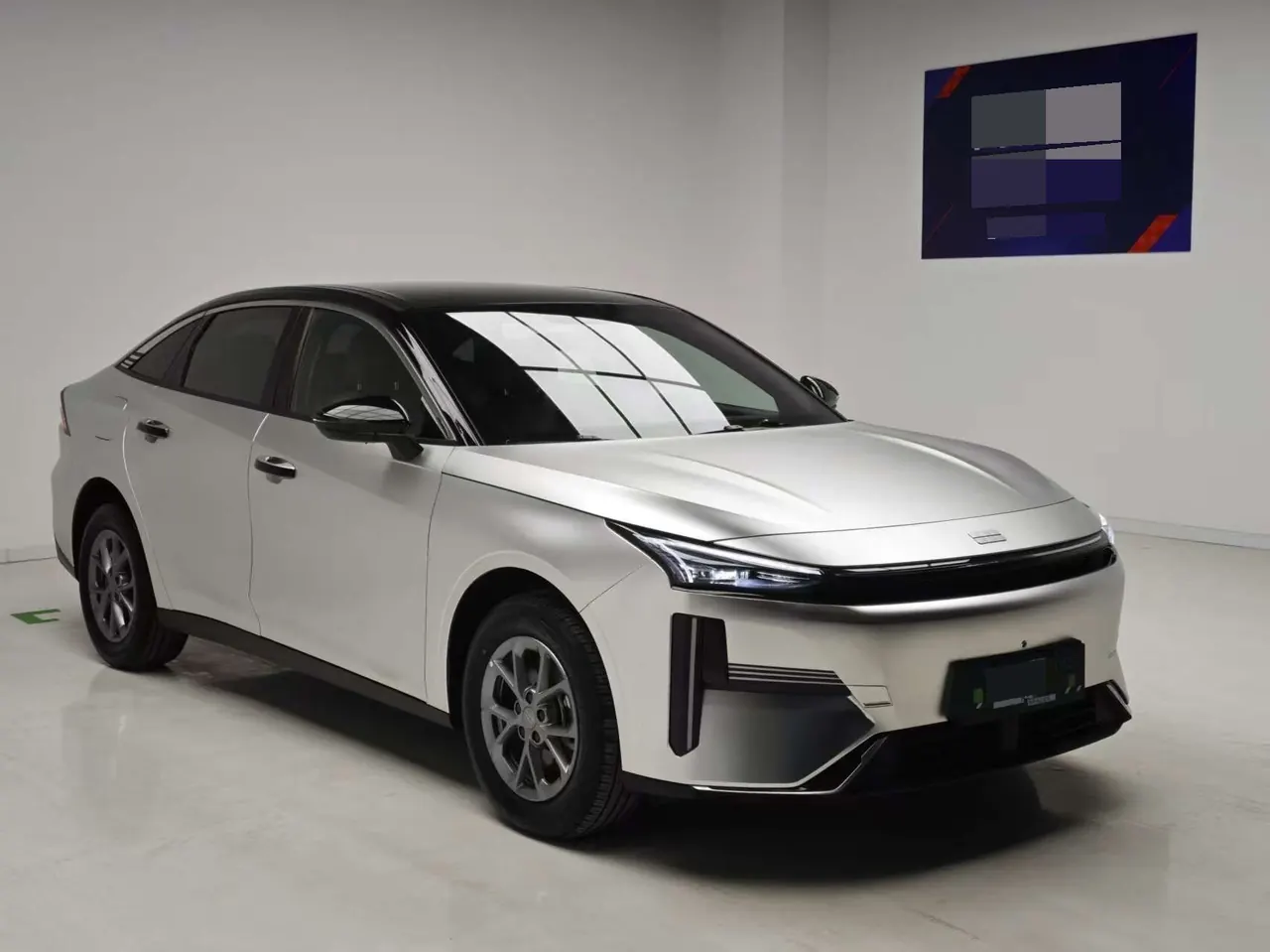 Geely Galaxy 2025 L6 EM-i 1.5 60km sailing version of automatic gear 2