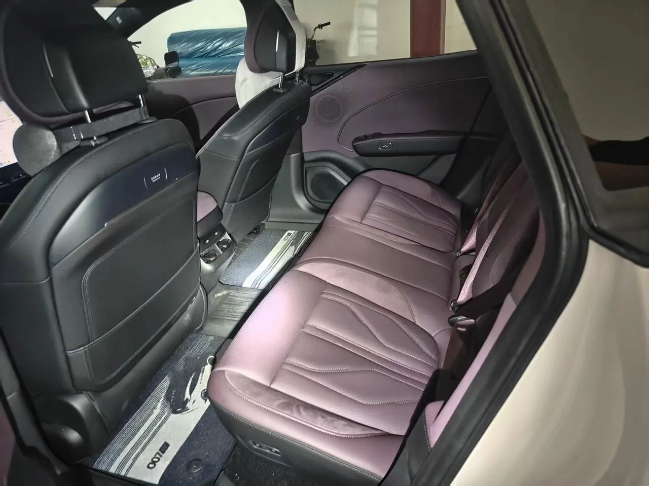 Open image lightbox: Zeekr 2025 Zeekr 007GT Rear Drive Smart Driving Edition 75kWh Automatic Gear