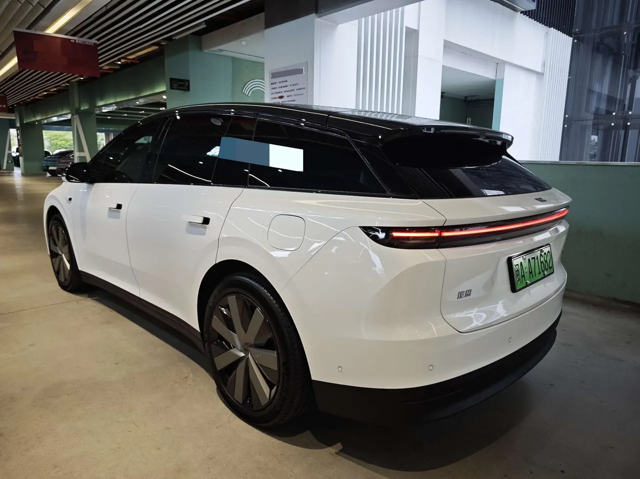 Li 2025 i6 four-wheel drive basic automatic transmission 6