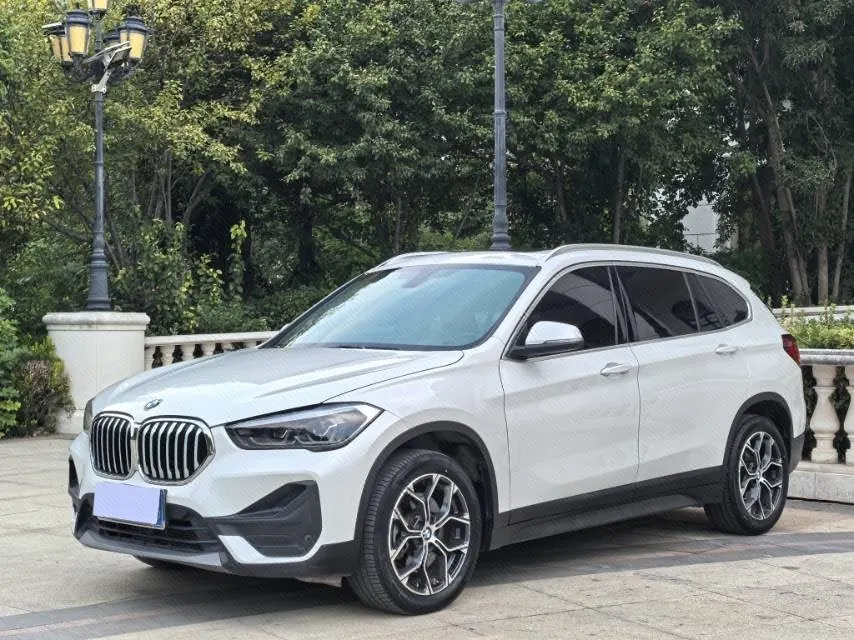 Open image lightbox: BMW 2022 X1 sDrive25Li 2.0T Leading Automatic Gear