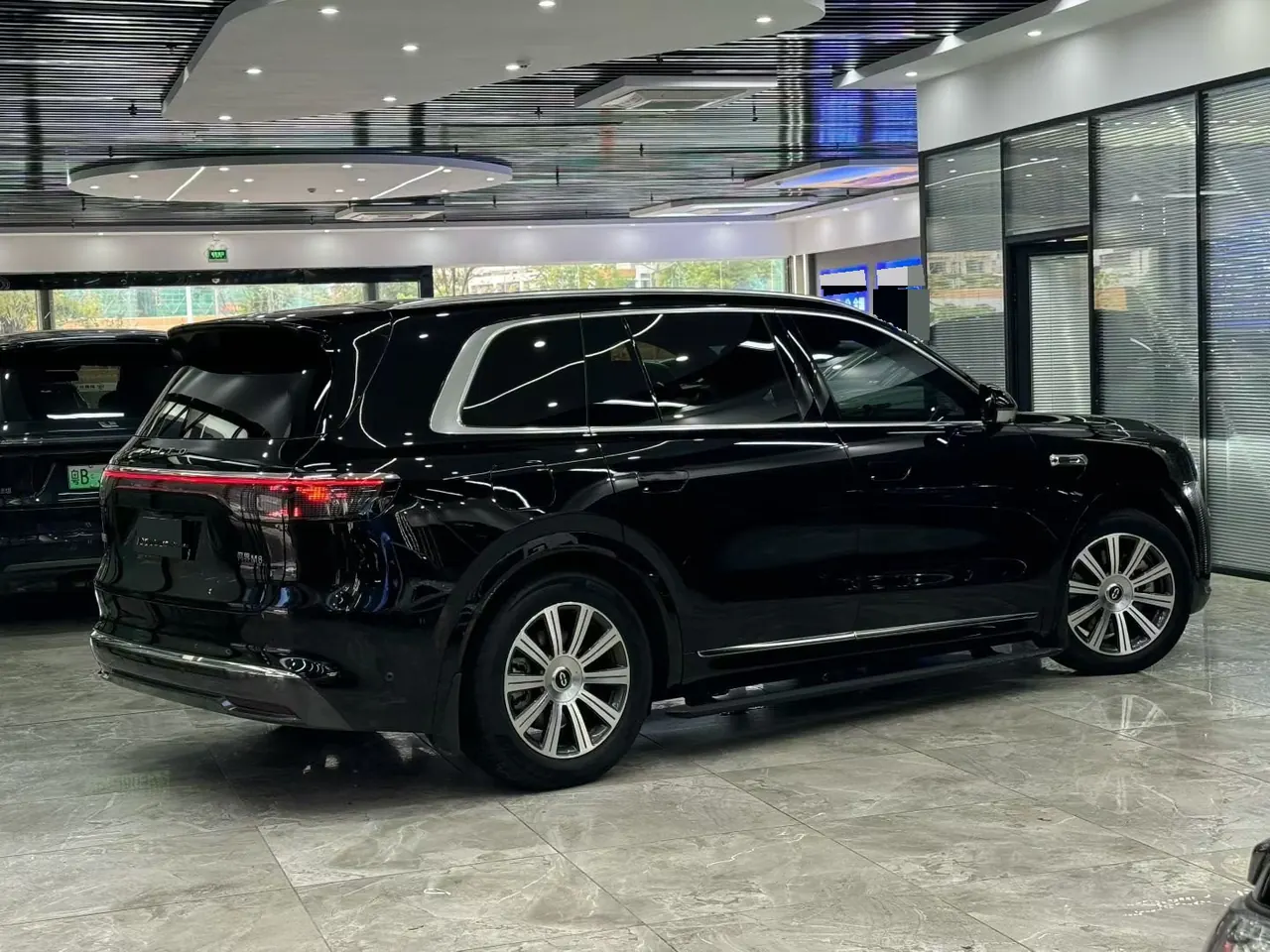 AITO 2025 AITO M8 Max Edition 53.4kWh 6-seat Edition Automatic Gear 6