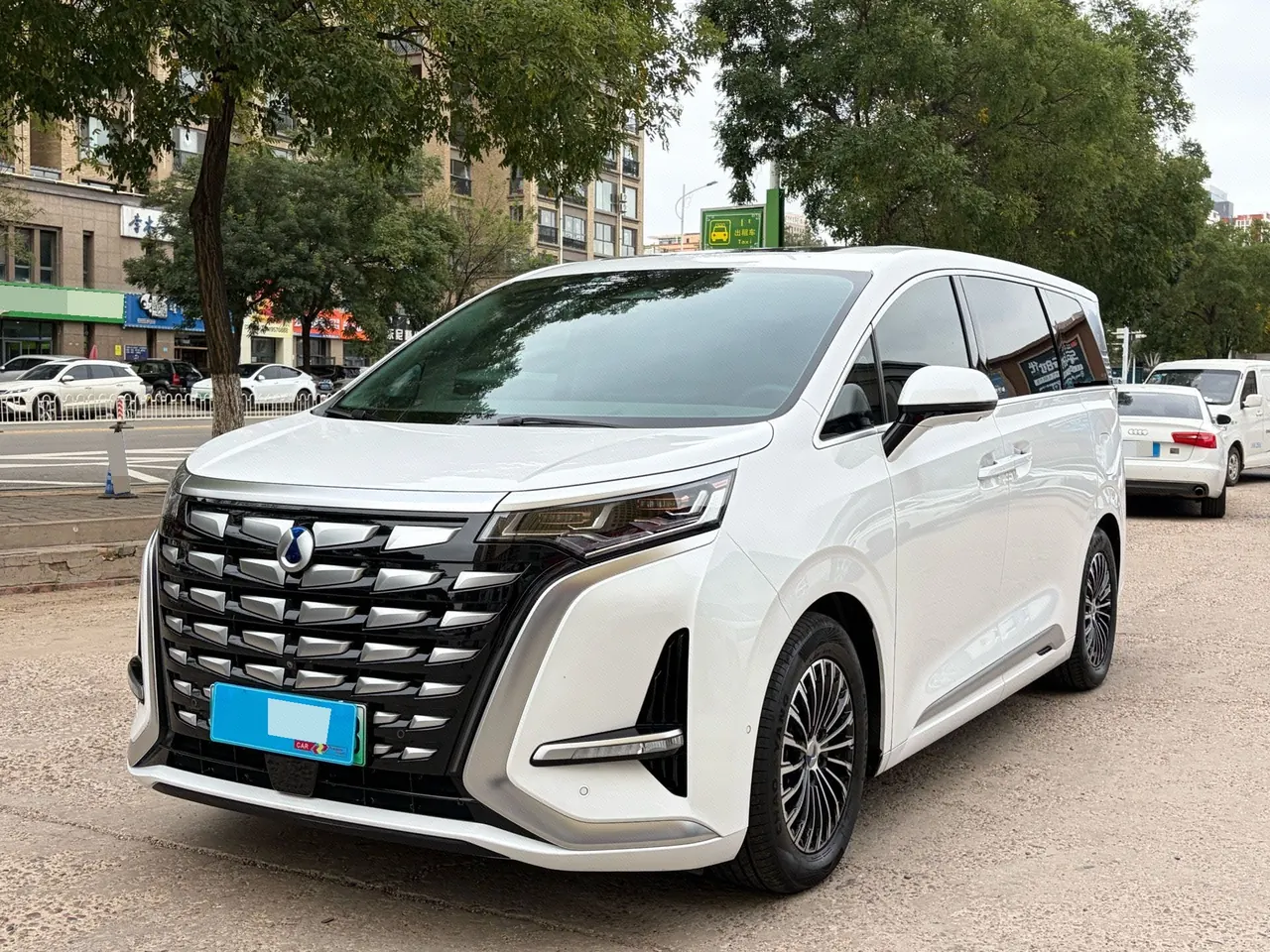 Open image lightbox: Denza 2022 Denza D9 DM-i 1.5T stepless 970 four-wheel drive flagship automatic gear