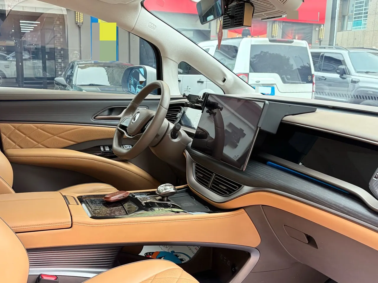 Denza 2022 Denza D9 DM-i 1.5T stepless 970 four-wheel drive flagship automatic gear 7