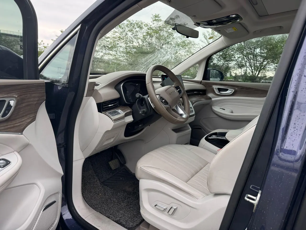 Roewe 2023 iMAX8 2.0TGI 400TGI Premium Edition Automatic Gear 7