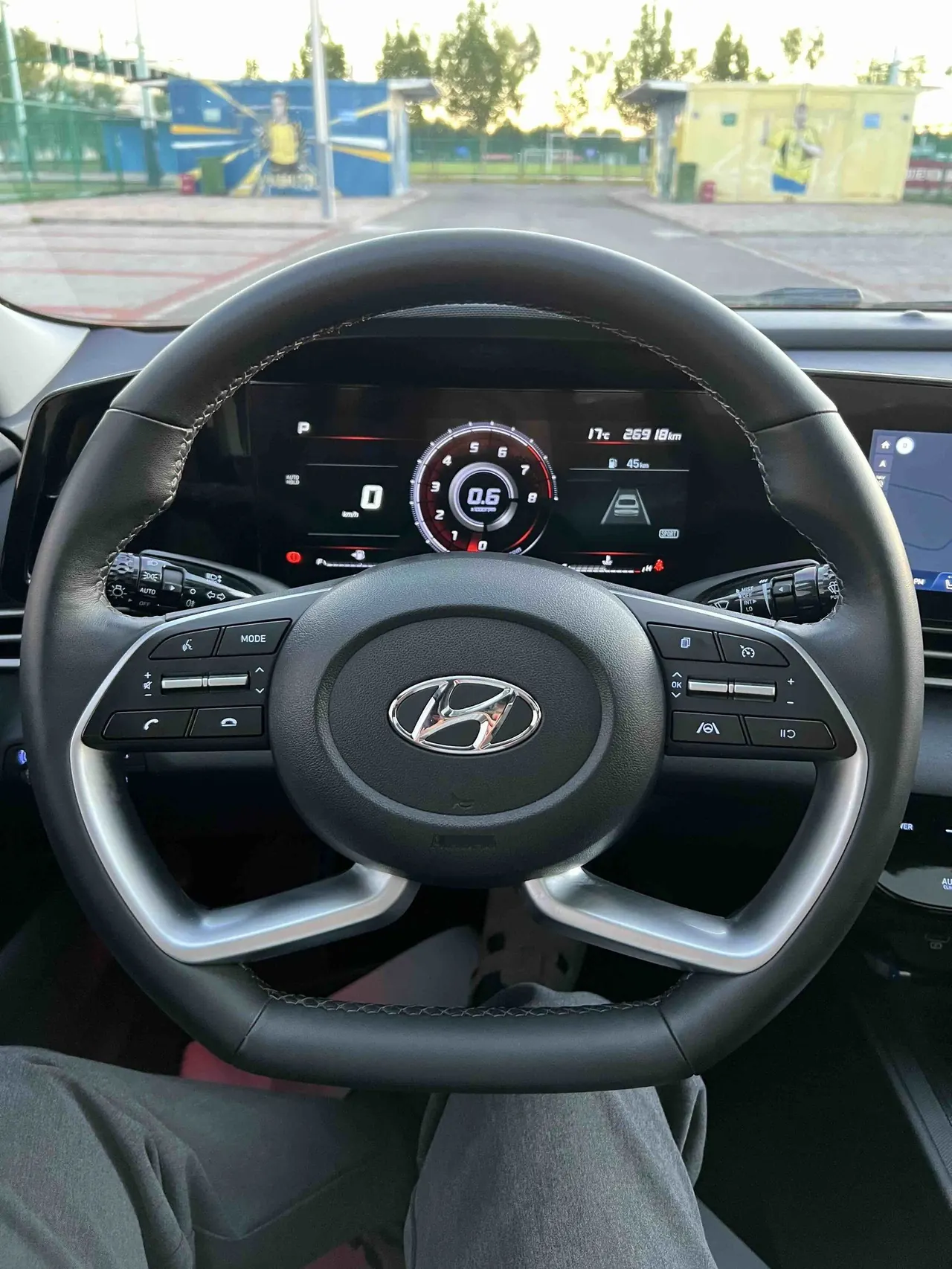 Hyundai 2022 Elantra -3-compartment 1.5 stepless LUX premium automatic gear 15