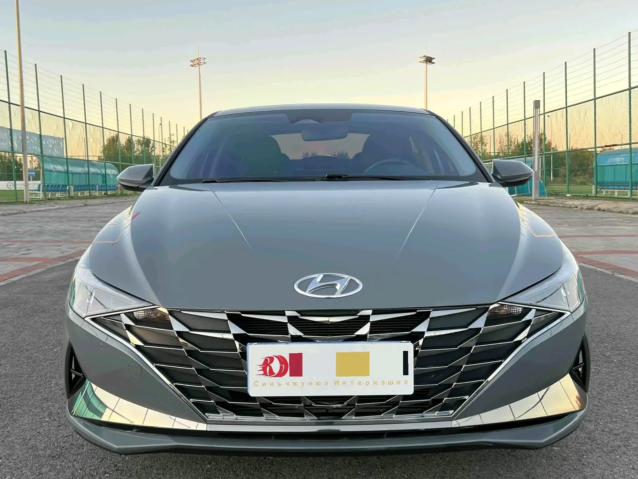 Hyundai 2022 Elantra -3-compartment 1.5 stepless LUX premium automatic gear 2