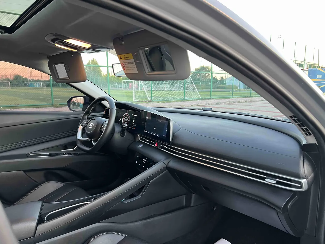 Hyundai 2022 Elantra -3-compartment 1.5 stepless LUX premium automatic gear 9