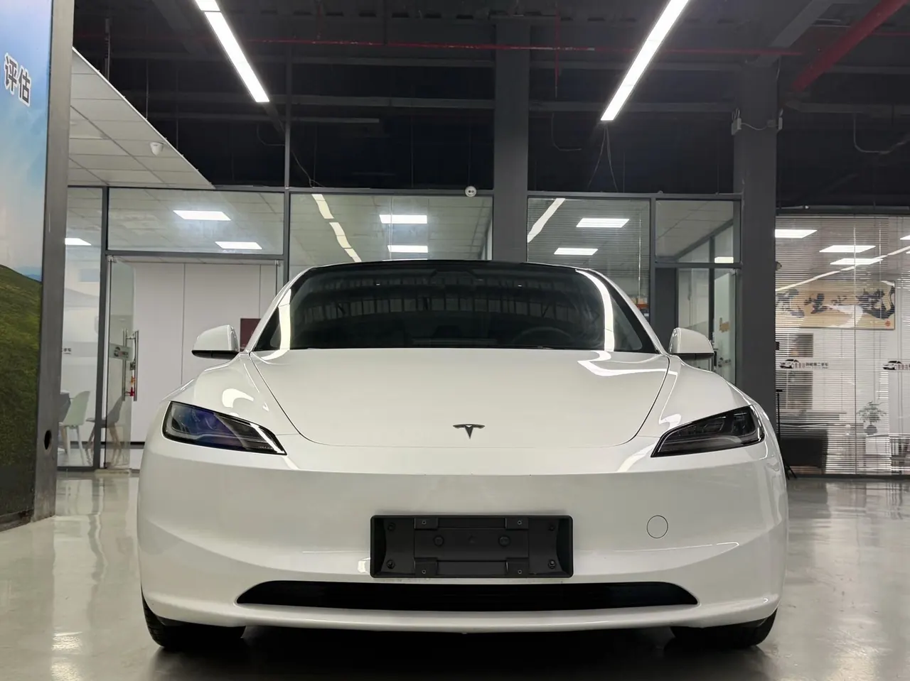 Tesla 2023 Model 3 Rejuvenation Edition Rear Wheel Drive Automatic Transmission 2