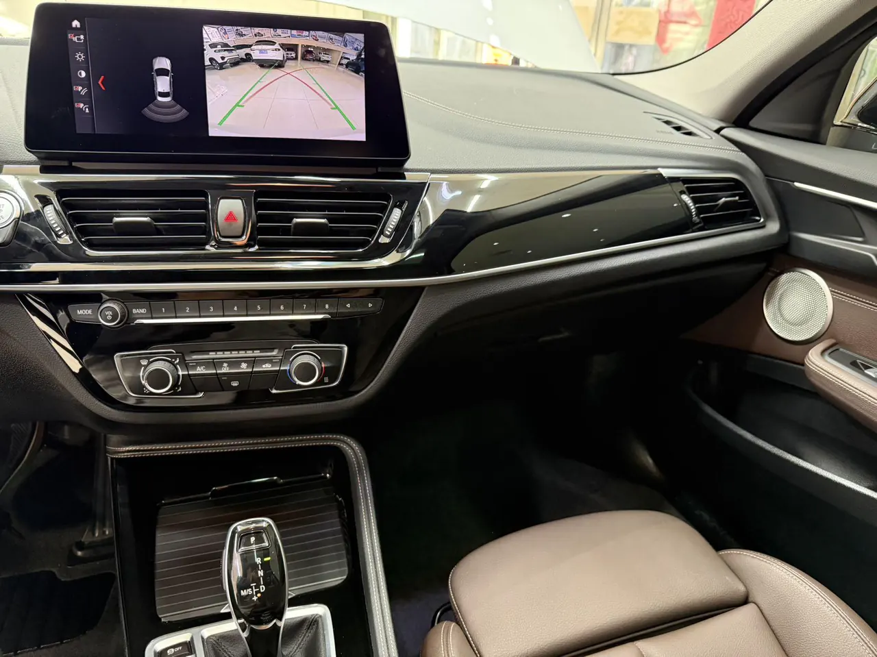 BMW 1 Series 2022 120i 1.5T M Sports Obsidian Night Edition Automatic Gear 11