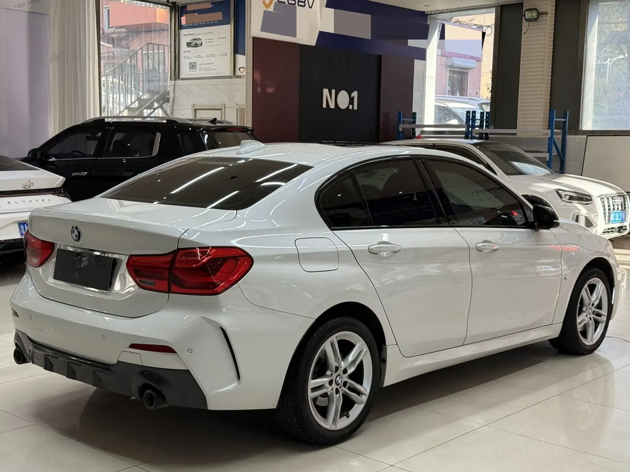 BMW 1 Series 2022 120i 1.5T M Sports Obsidian Night Edition Automatic Gear 4