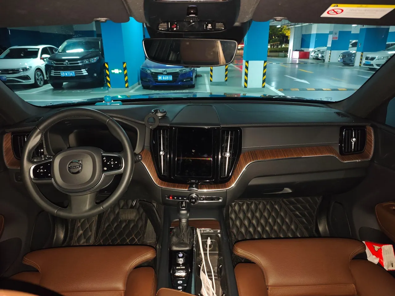 Volvo 2021 XC60 2.0T T5 4-wheel drive Zhiyuan Sports Edition Automatic Gear 4