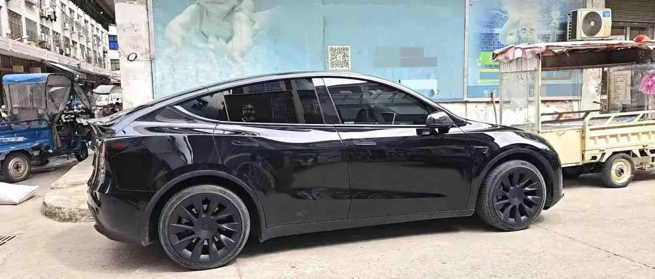 Tesla 2022 Model Y rear-wheel drive version (facelift) automatic gear 3