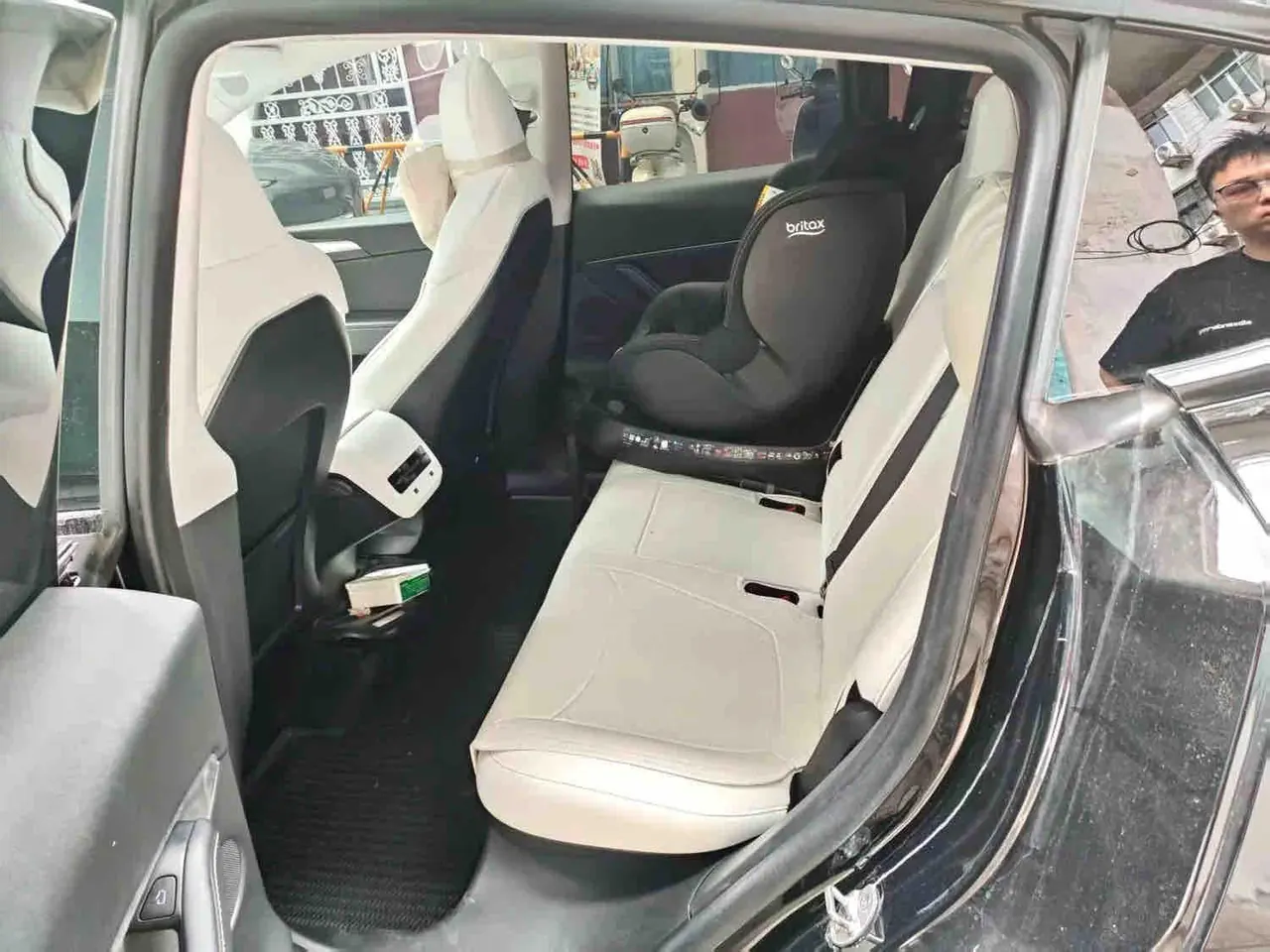 Tesla 2022 Model Y rear-wheel drive version (facelift) automatic gear 4