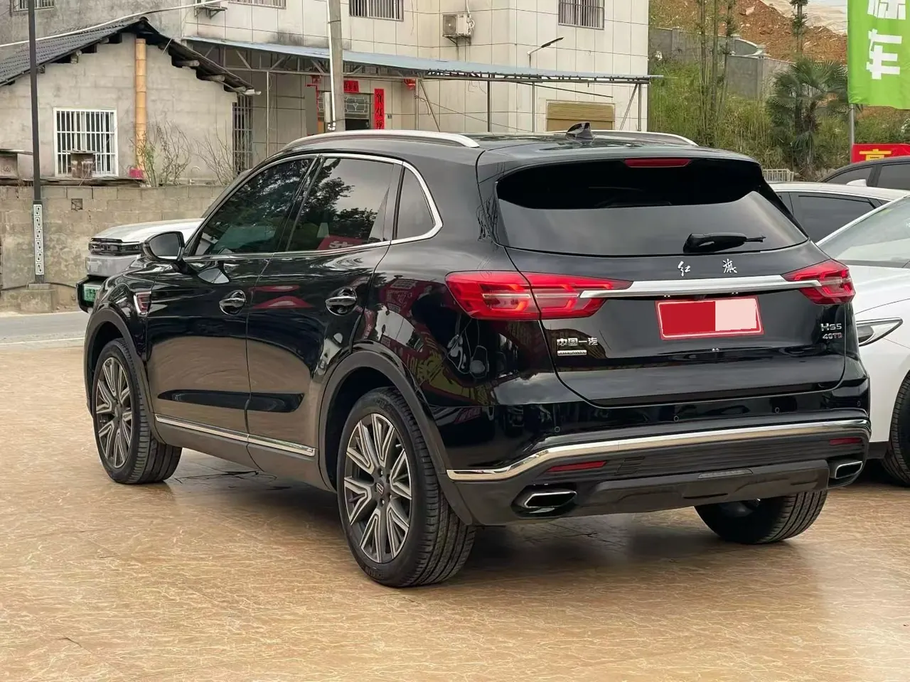 HongQi 2022 HS5 2.0T 4-wheel drive smart flag-sharing version automatic gear 4