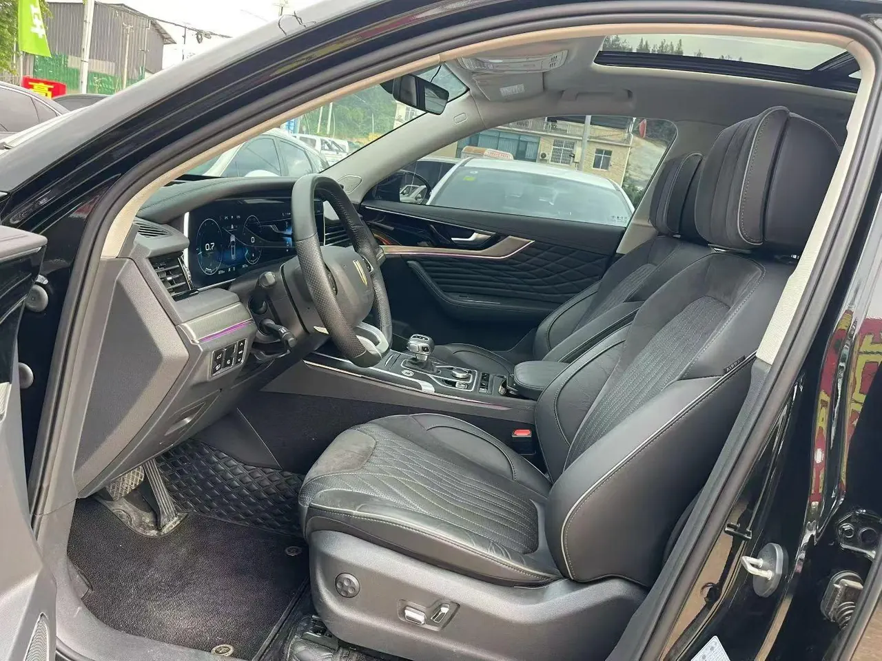 HongQi 2022 HS5 2.0T 4-wheel drive smart flag-sharing version automatic gear 5
