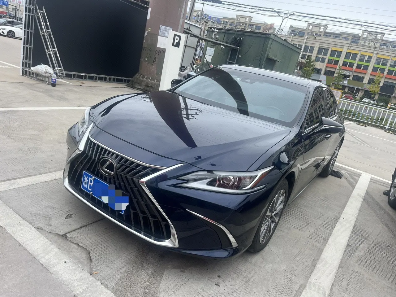 Open image lightbox: Lexus ES (Imported) 2022 ES200 2.0 Stepless Premium Edition Automatic Gear