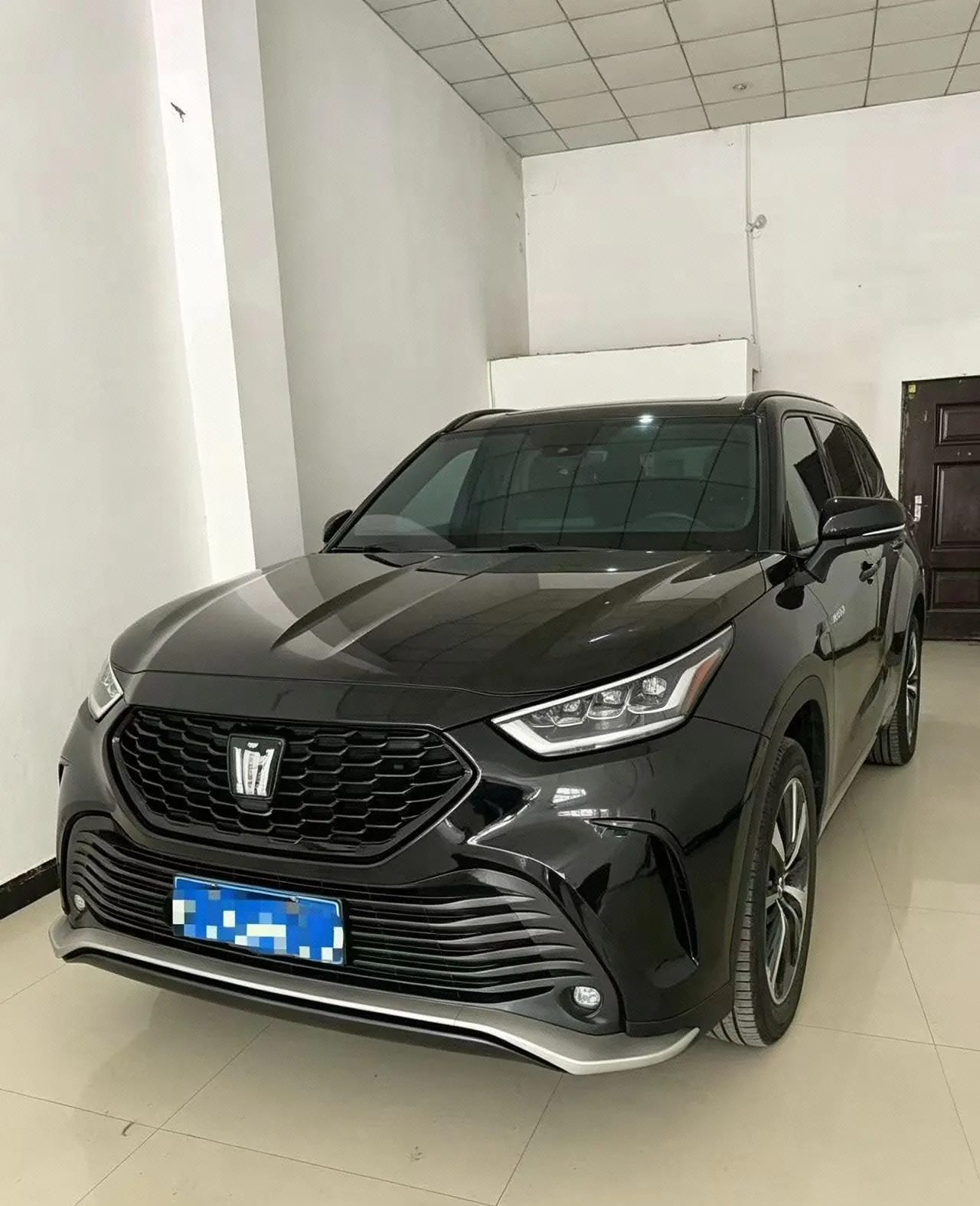 Open image lightbox: Toyota 2022 Crown Land Release 2.5 Stepless Four-wheel Drive Premium Edition Automatic Gear