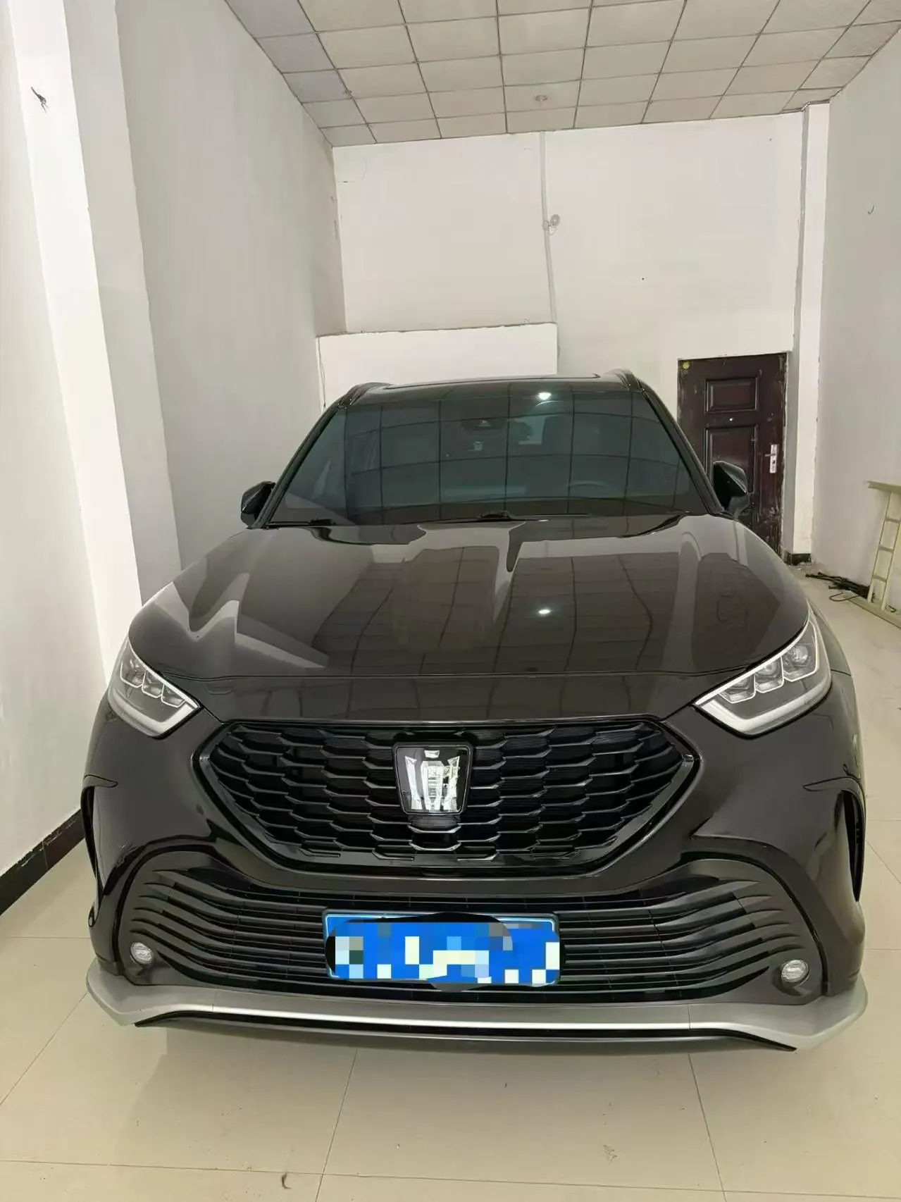 Toyota 2022 Crown Land Release 2.5 Stepless Four-wheel Drive Premium Edition Automatic Gear 2