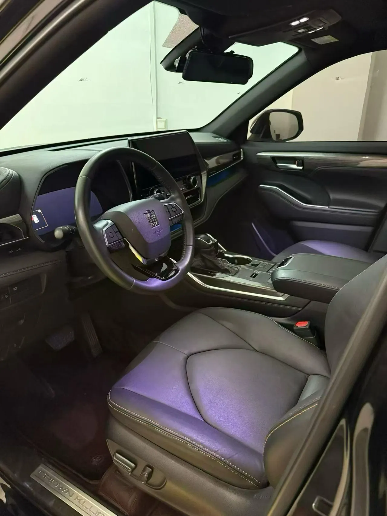 Toyota 2022 Crown Land Release 2.5 Stepless Four-wheel Drive Premium Edition Automatic Gear 4