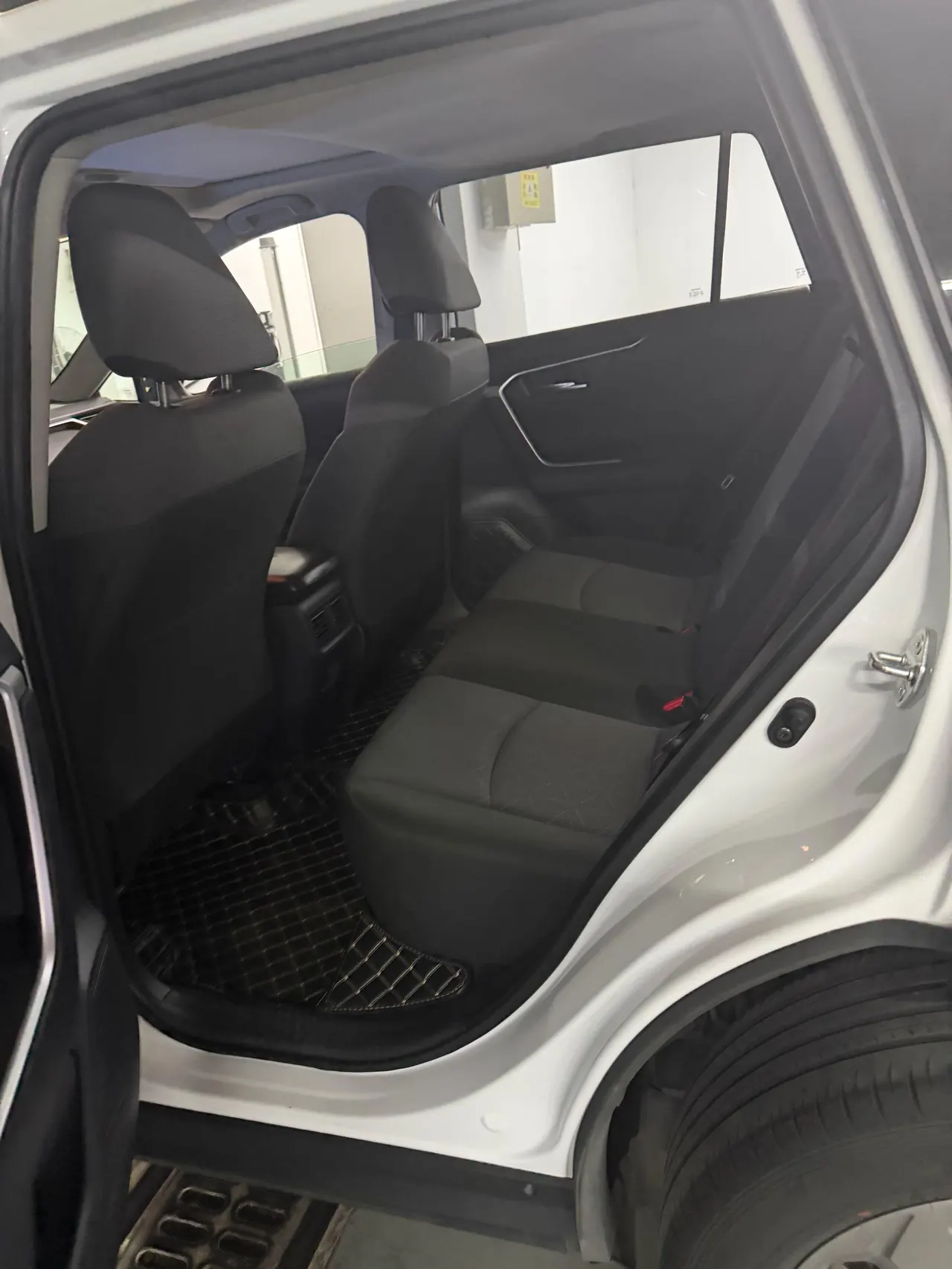 Toyota 2022 RAV4 Rongbo 2.0 Stepless Two-Drive Fashion Edition Automatic Gear 3