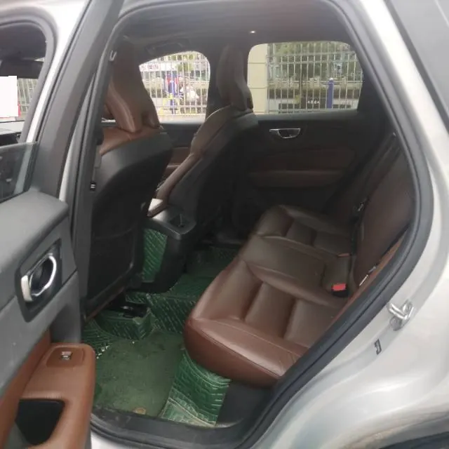 Volvo 2022 XC60 48V 2.0T B5 4-wheel-drive Zhiyi Deluxe Edition Automatic Gear 5