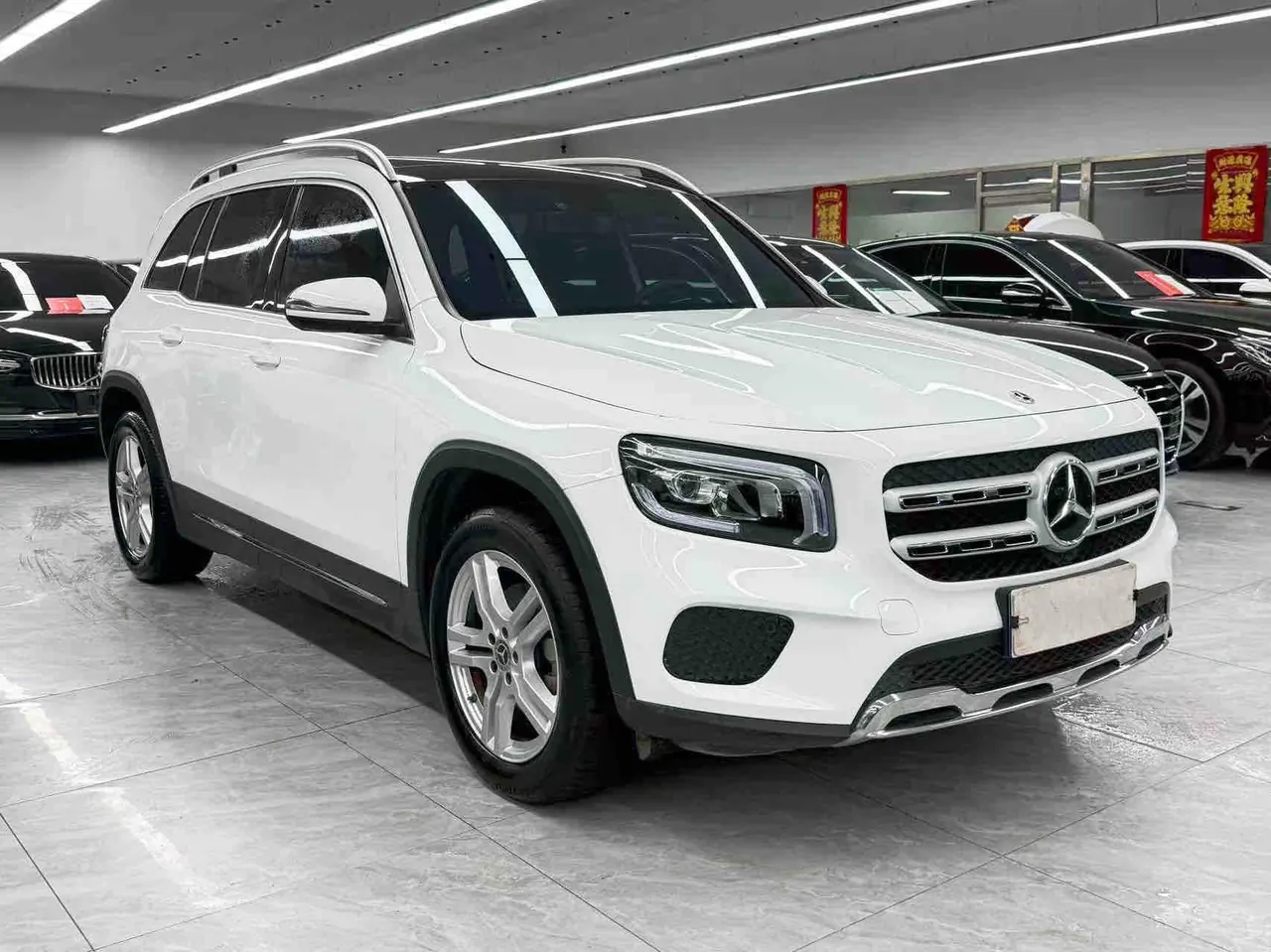Mercedes Benz 2023 GLB 200 1.3T Dynamic Automatic 3