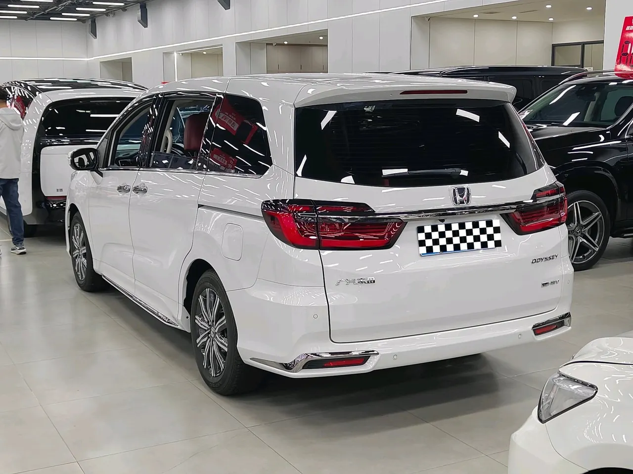 Honda 2026 Odyssey Hybrid 2.0 Stepless Sharp and Pleasant Edition Automatic Gear 3