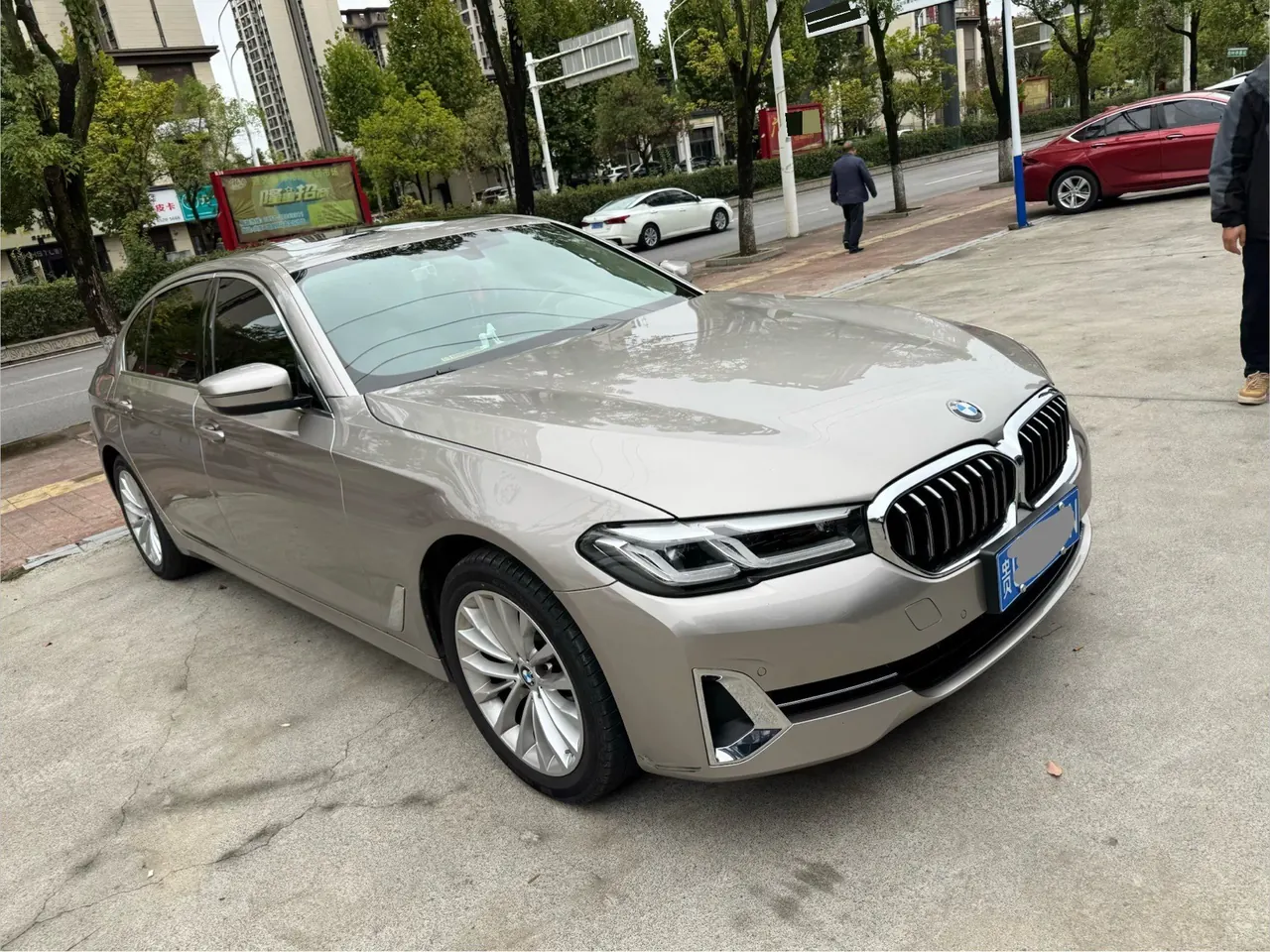 BMW 5 Series 2022 525Li 2.0T Luxury Suit (Change 2) Automatic Gear 5