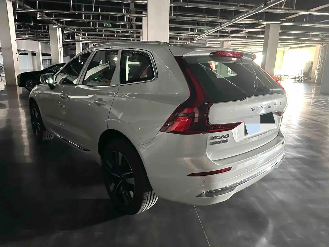 Volvo 2026 XC60 48V 2.0T B5 4-wheel drive Zhiyuan Deluxe Edition Automatic Gear 3