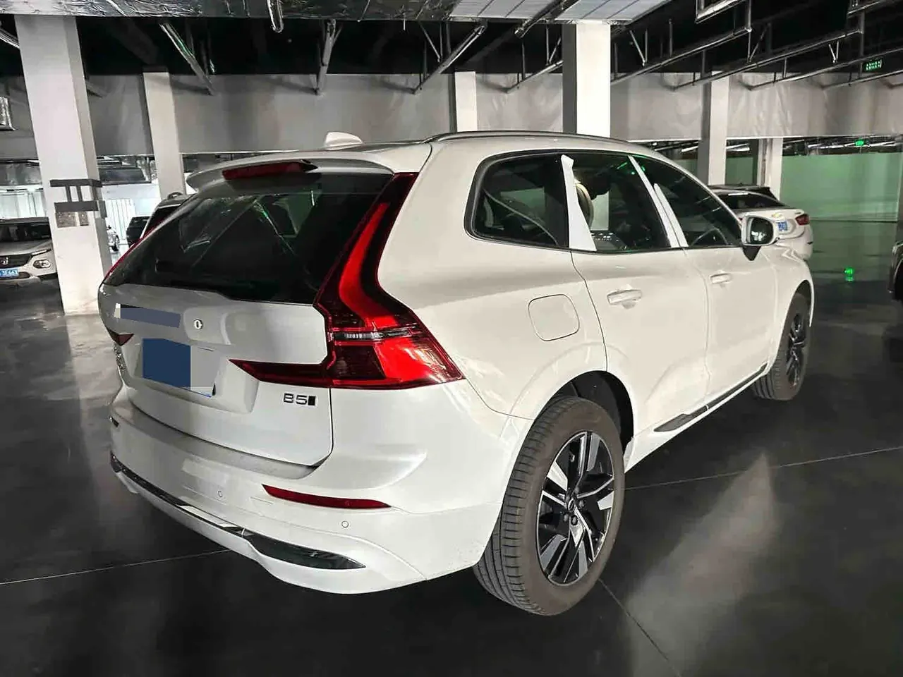 Volvo 2026 XC60 48V 2.0T B5 4-wheel drive Zhiyuan Deluxe Edition Automatic Gear 5
