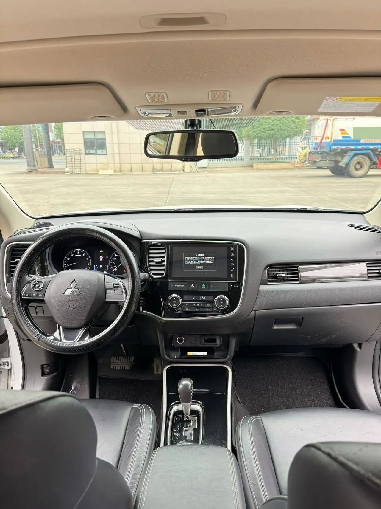 Mitsubishi 2020 Outlander 2.0 Stepless Two-Drive Enjoy Edition 5-seat Automatic Gear 9