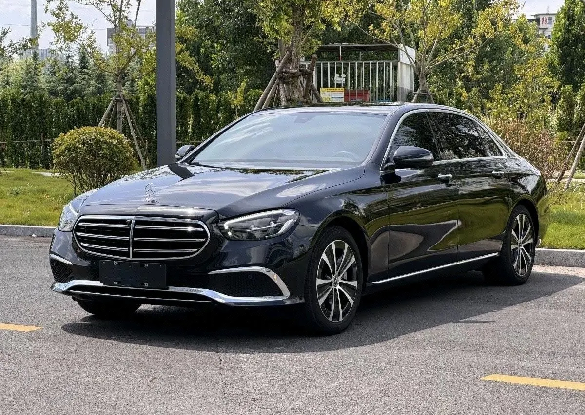 Mercedes Benz Class E New Energy 2022 E 350 e L 2.0T (Change 2) Automatic Gear - View 1