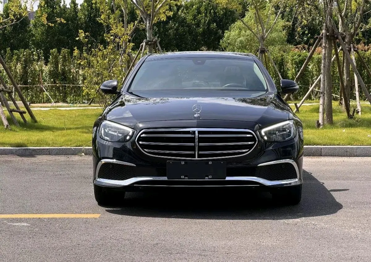 Mercedes Benz Class E New Energy 2022 E 350 e L 2.0T (Change 2) Automatic Gear 2