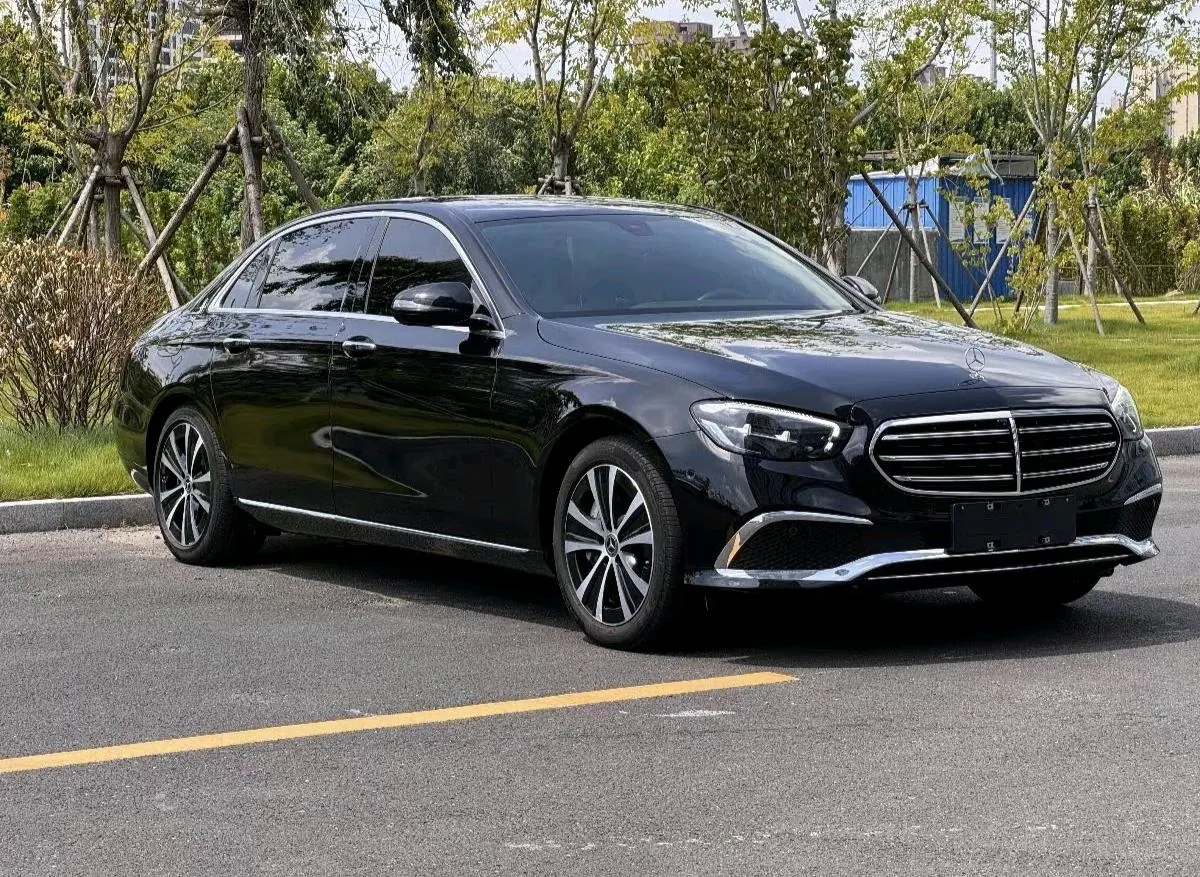 Mercedes Benz Class E New Energy 2022 E 350 e L 2.0T (Change 2) Automatic Gear 3