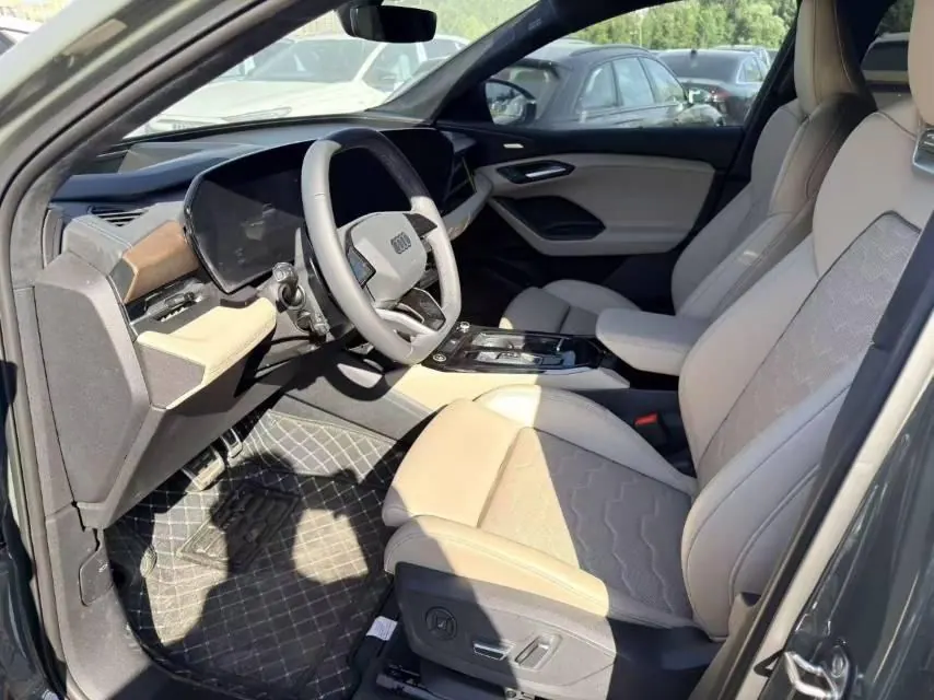 Audi 2026 Q6L Sportback e-tron Starts Pilot Edition Automatic Gear 2
