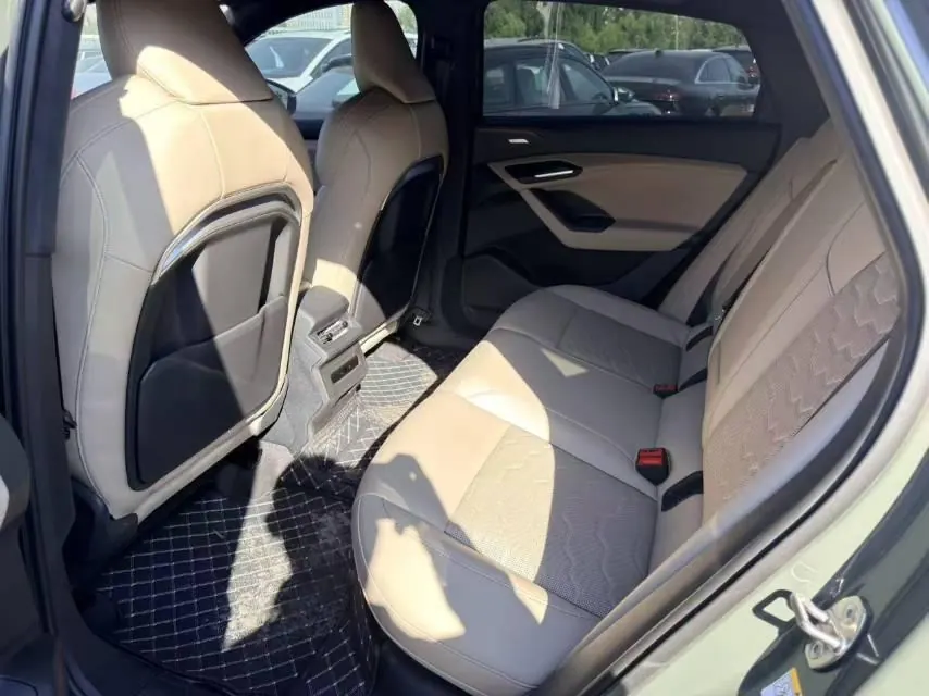 Audi 2026 Q6L Sportback e-tron Starts Pilot Edition Automatic Gear 3