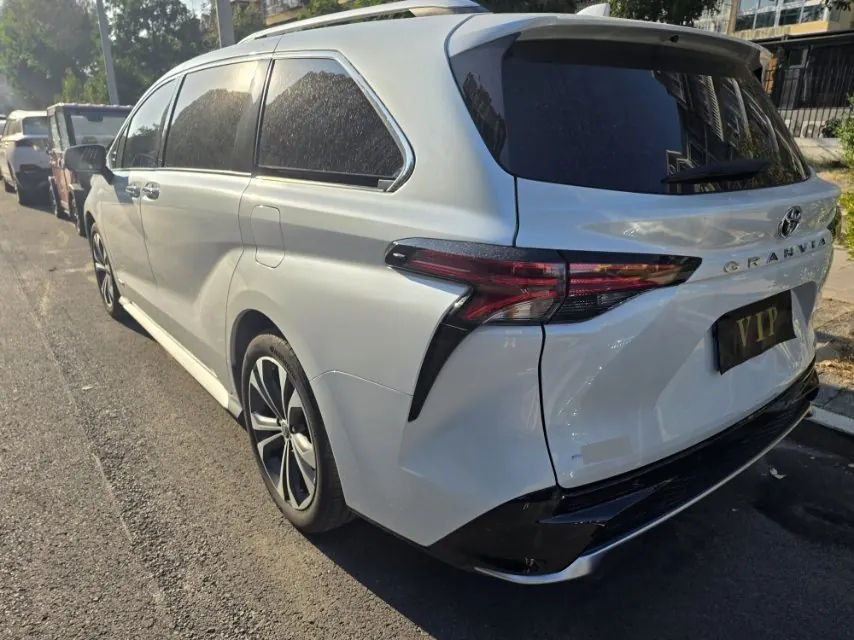 Toyota 2023 Grevia HYBRID 2.5 Stepless Premium PLUS Edition Automatic Gear 3