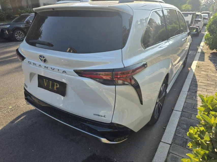 Toyota 2023 Grevia HYBRID 2.5 Stepless Premium PLUS Edition Automatic Gear 4