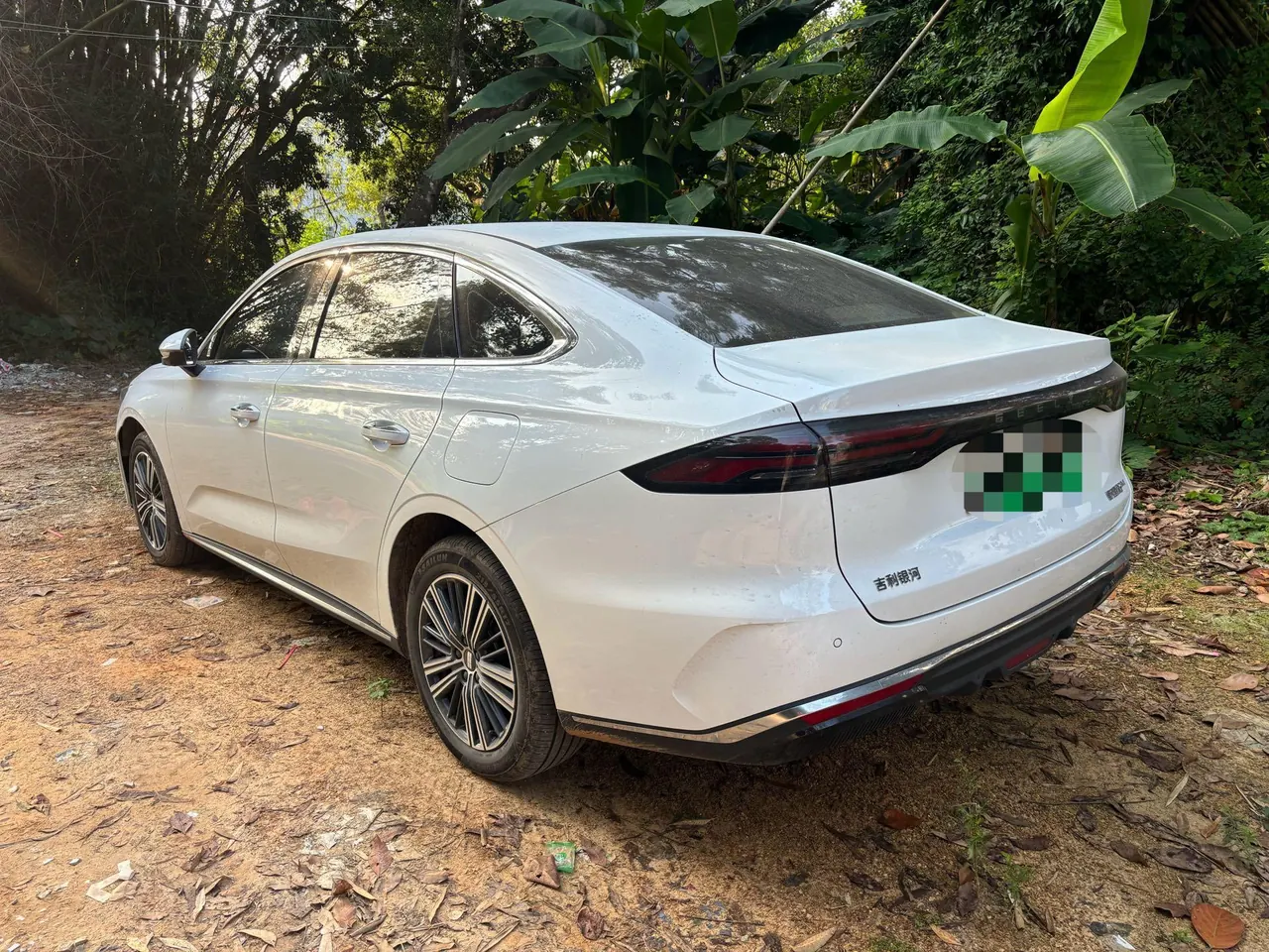 Geely Galaxy 2025 xingyao 6 EM-i 1.5 125km exploration version automatic gear 3