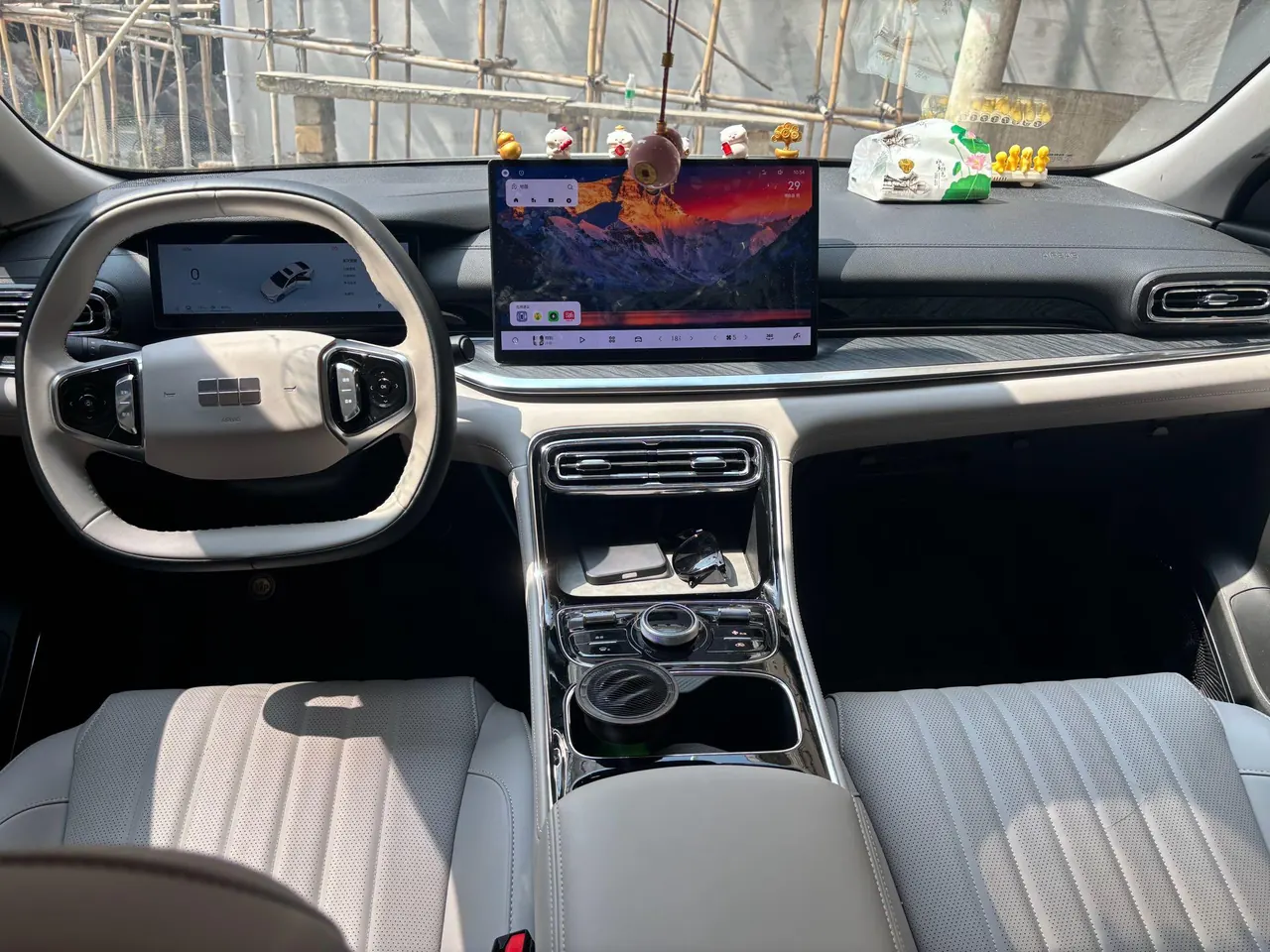 Geely Galaxy 2025 xingyao 6 EM-i 1.5 125km exploration version automatic gear 8