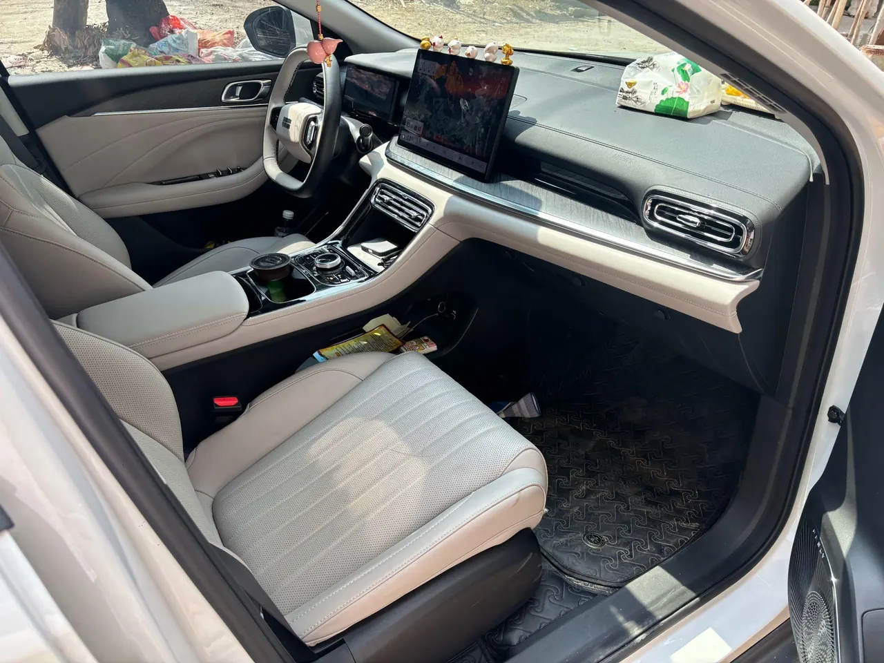 Geely Galaxy 2025 xingyao 6 EM-i 1.5 125km exploration version automatic gear 9