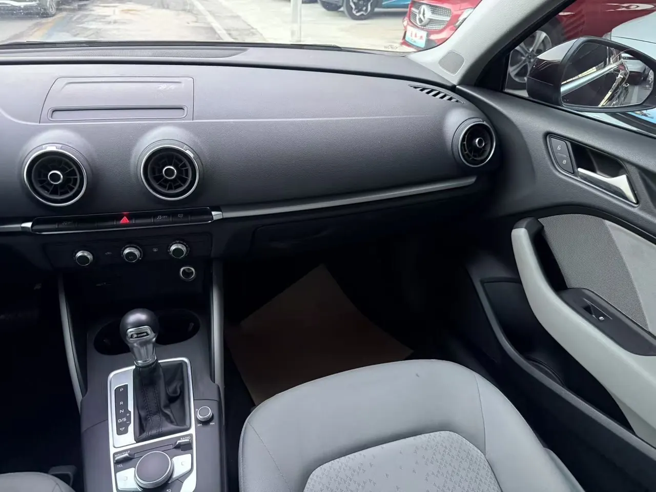 Audi 2020 A3 Limousine 1.4TFSI 35TFSI aggressive (modified) automatic gear 9